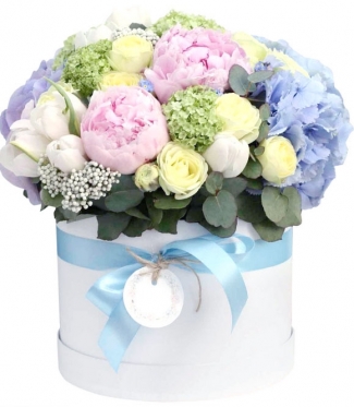 Large mixed arrangement