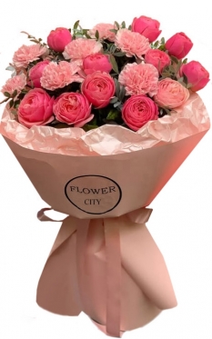 Троянди та гвоздики