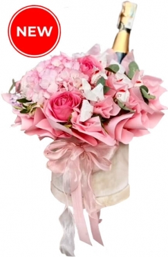 Flowers & Champagne & Raffaello Gift