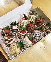 Strawberries glazed with chocolate, 12 pieces image 0